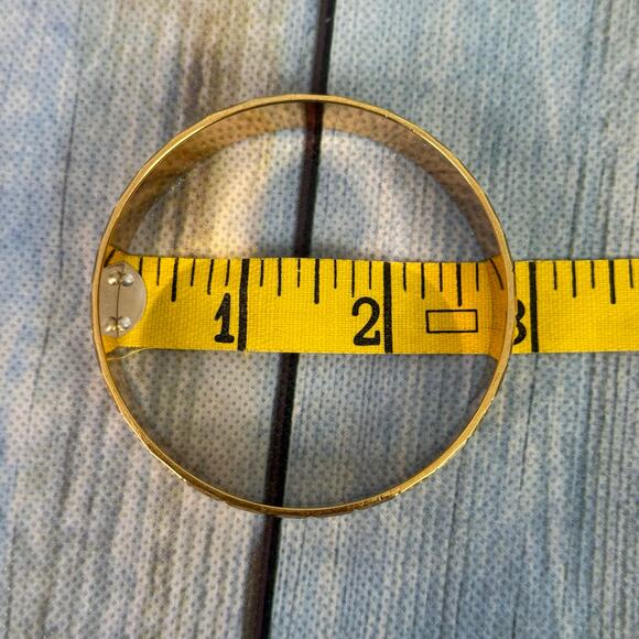 Monet Bangle Bracelet Wide Chunky Etched Gold Metal Vintage 80s Retro Signed - Picture 6 of 10